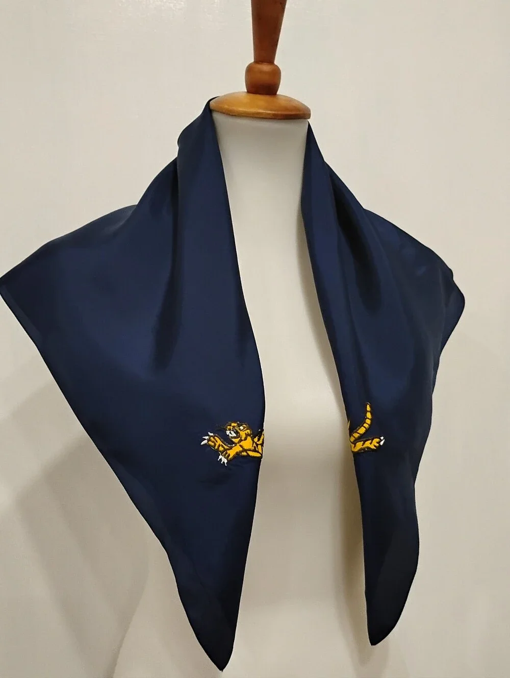 VINTAGE EMBROIDERED FLYING TIGER SCARF